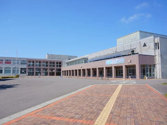 由利工業高校の外観