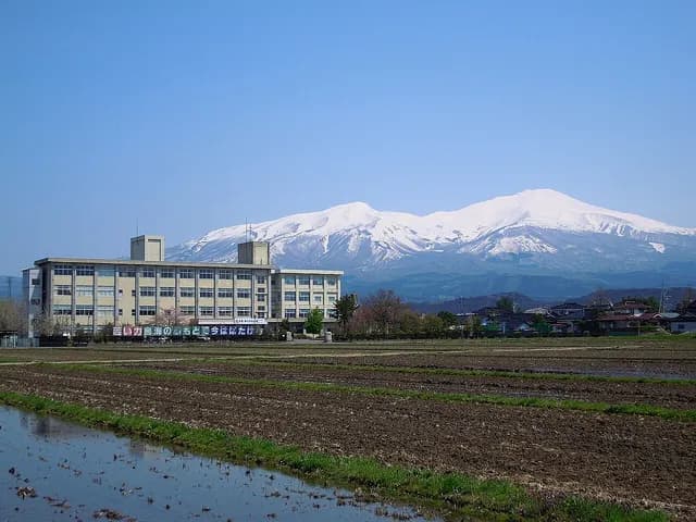 遊佐高校の外観