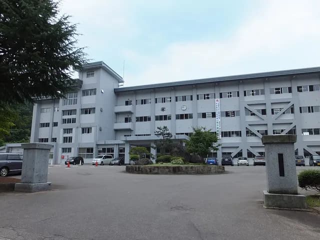 湯沢高校の外観