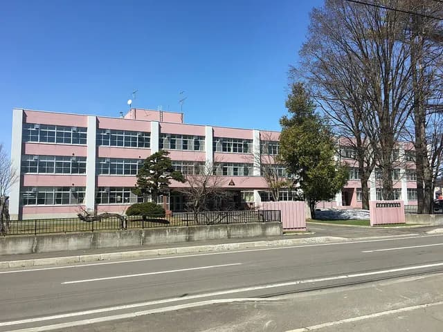 美深高校の外観