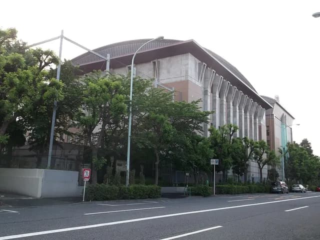 第一商業高校の外観