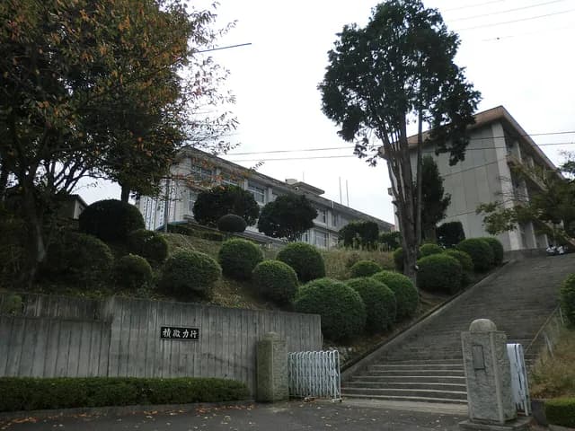 小松高校の外観