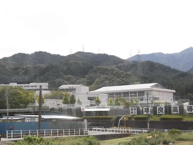 早良高校の外観