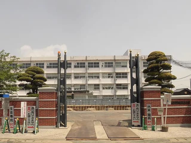 山門高校の外観
