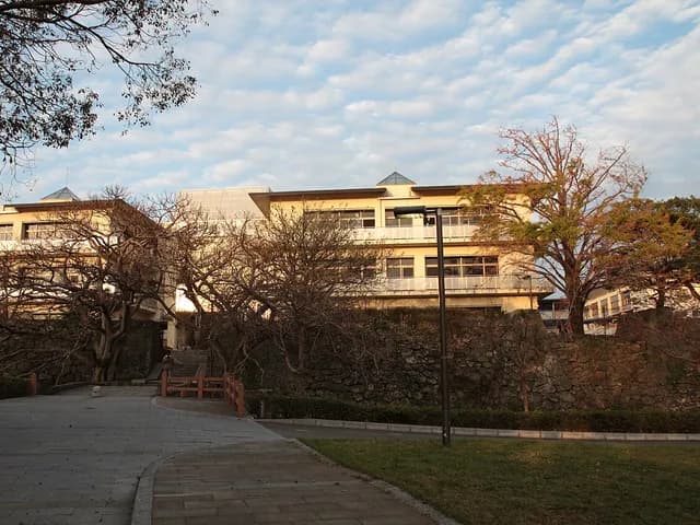 五島高校の外観