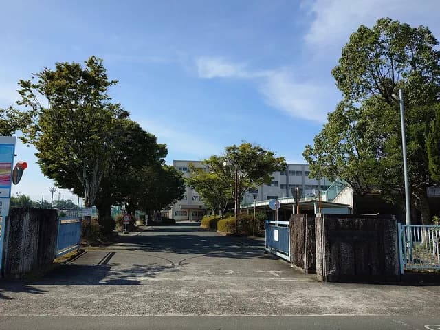 浜松東高校の外観