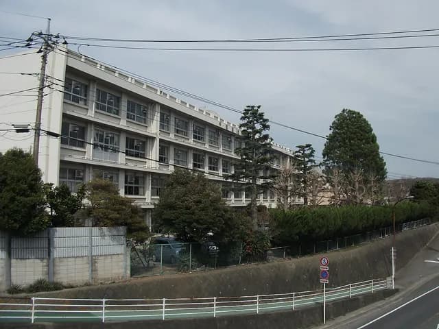 市原高校の外観