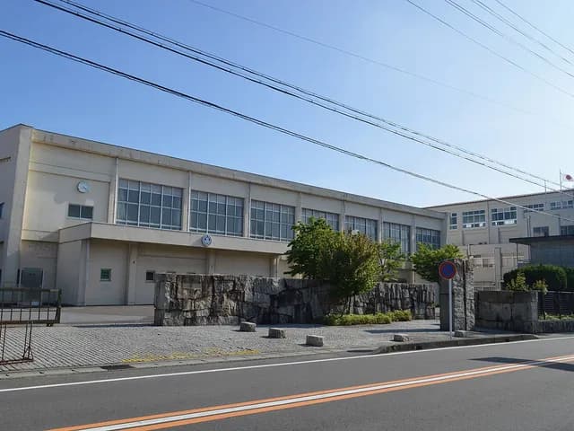 一宮起工科高校の外観