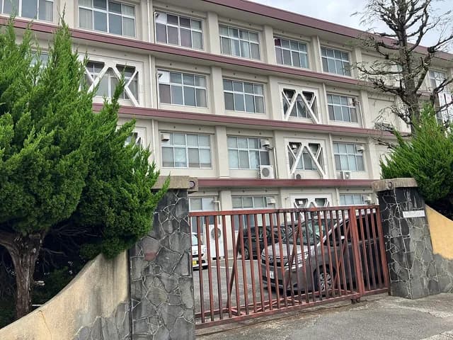 今治工業高校の外観