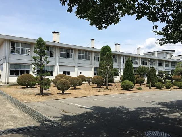 伊那北高校の外観