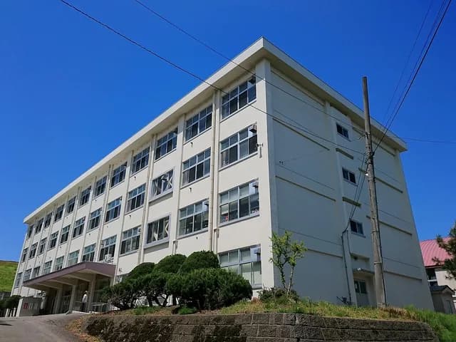 出雲崎高校の外観
