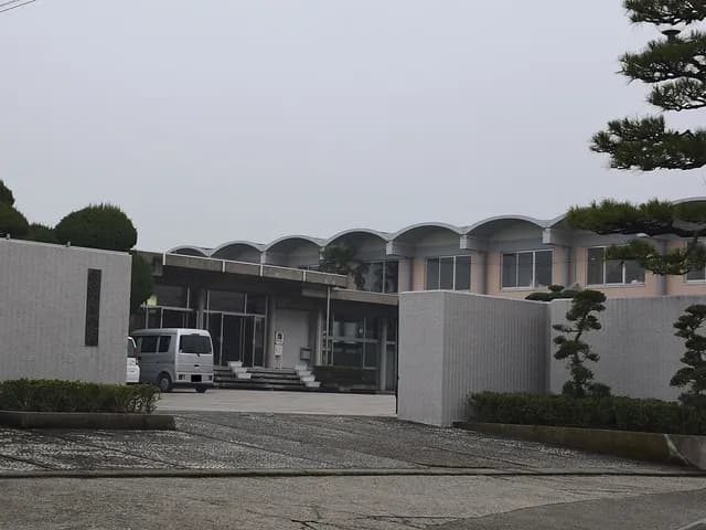 石田高校の外観