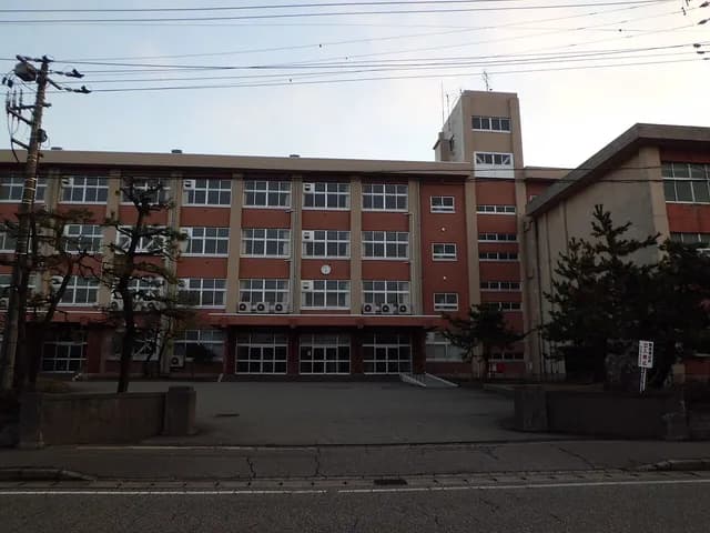 柏崎工業高校の外観