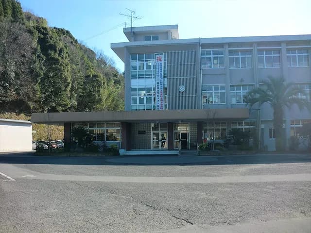 霧島高校の外観