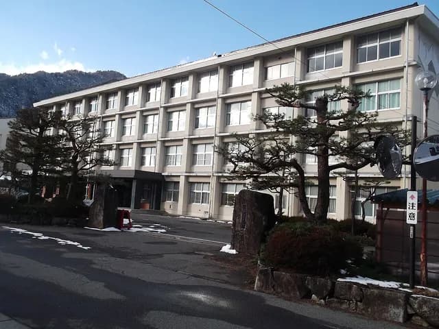 木曽青峰高校の外観