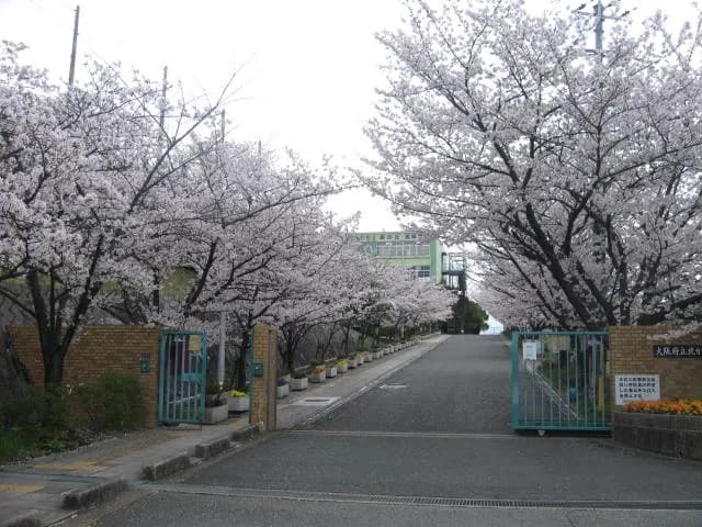 北かわち皐が丘高校の外観