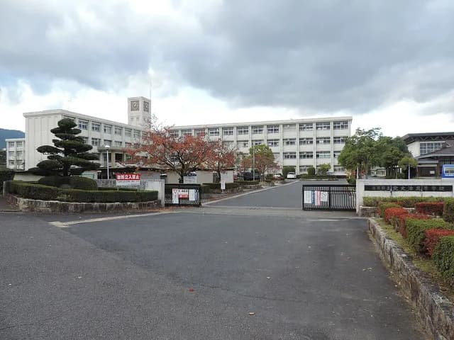 北大津高校の外観
