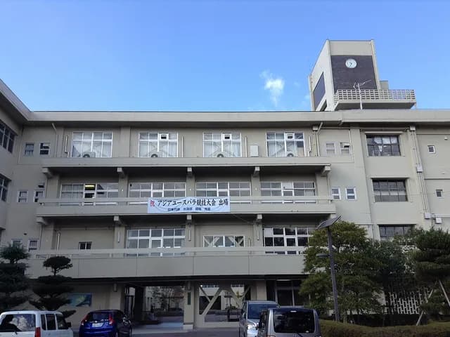 神戸鈴蘭台高校の外観