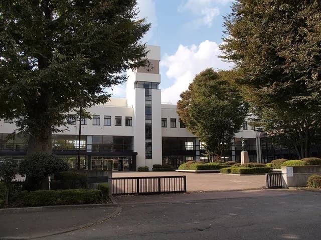 小平南高校の外観
