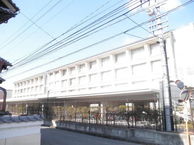 小松島高校の外観