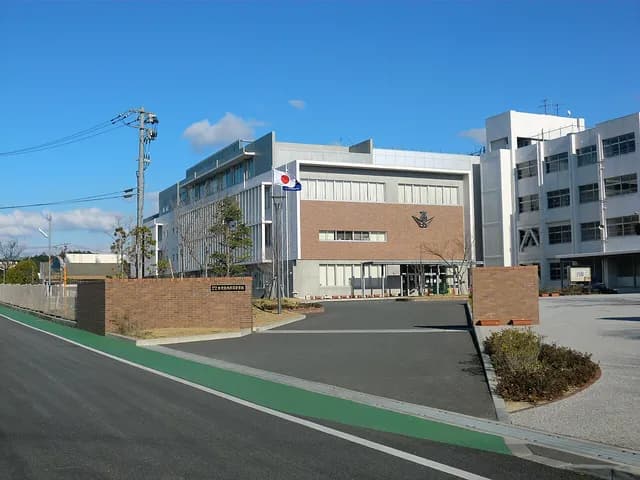 公立古賀竟成館高校の外観
