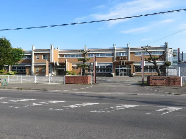 久慈高校長内校の外観