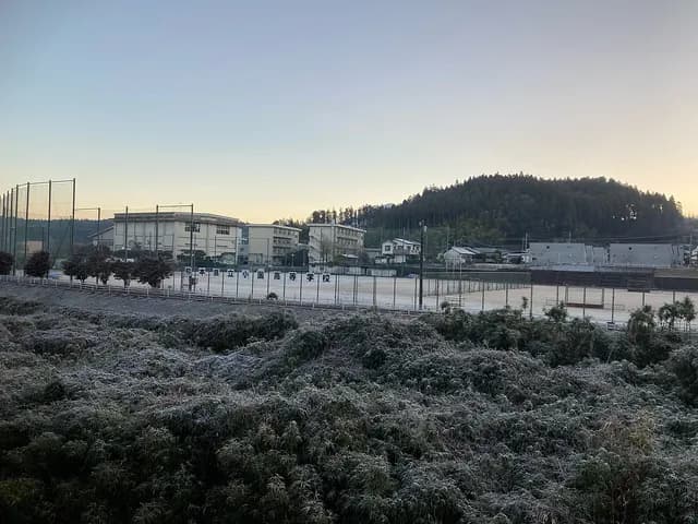 小国高校の外観