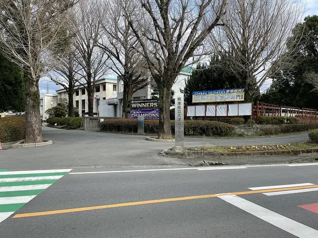 大津高校の外観