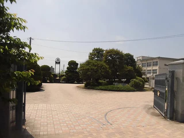 久留米高校の外観