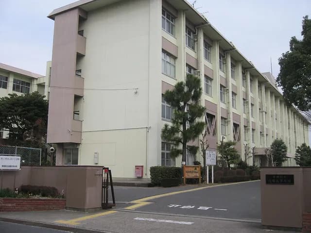 向陽高校の外観