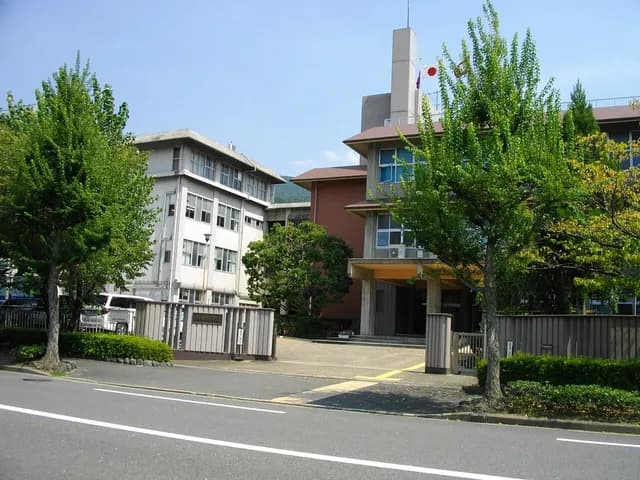 東稜高校の外観