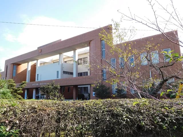 松阪工業高校の外観
