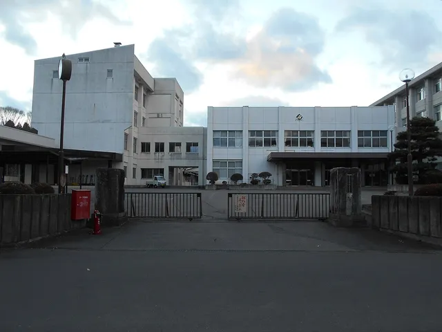 箕輪進修高校の外観