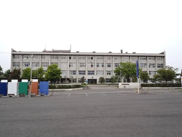 中野西高校の外観