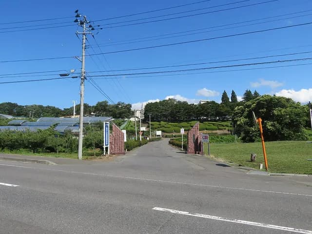 名久井農業高校の外観