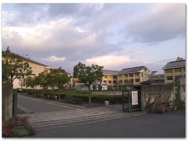 五條高校の外観