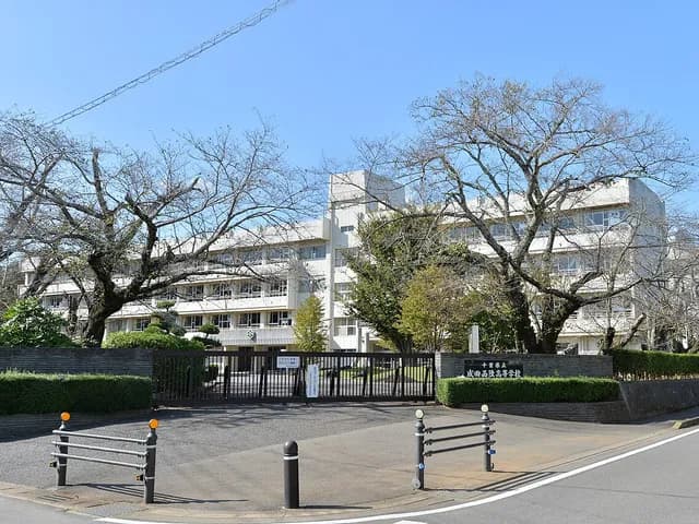 成田西陵高校の外観