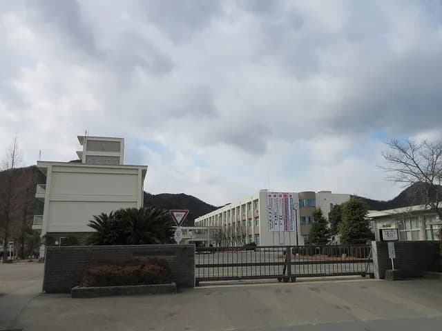 西脇工業高校の外観