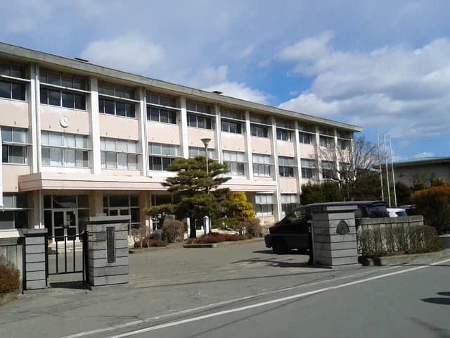 野沢南高校の外観