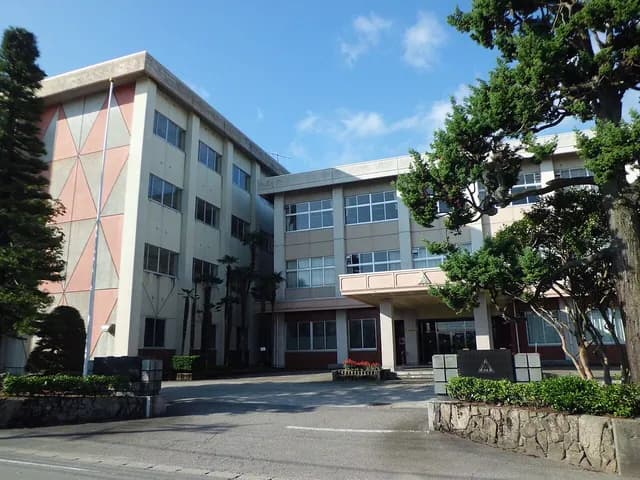 入善高校の外観