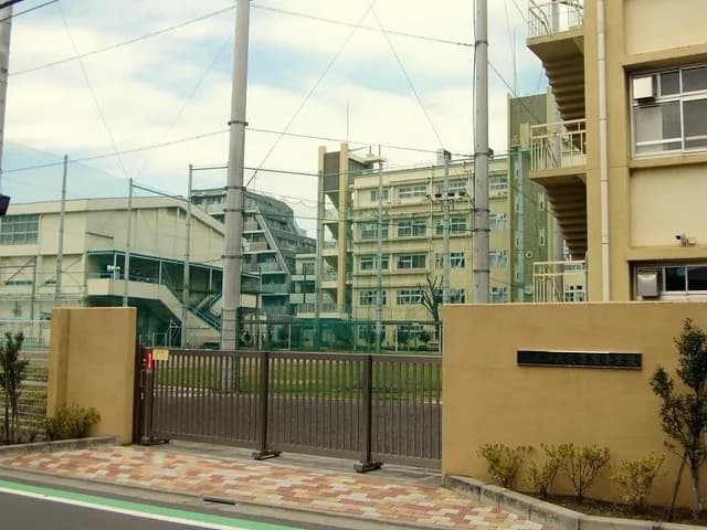 荻窪高校の外観