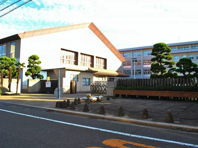 岡山南高校の外観