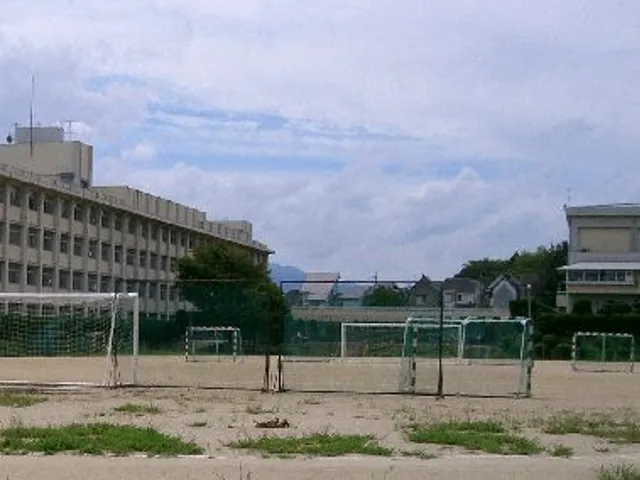 長野高校の外観