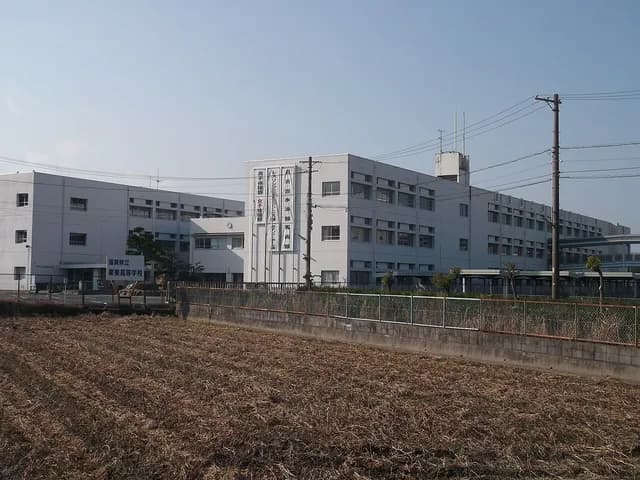 栗東高校の外観