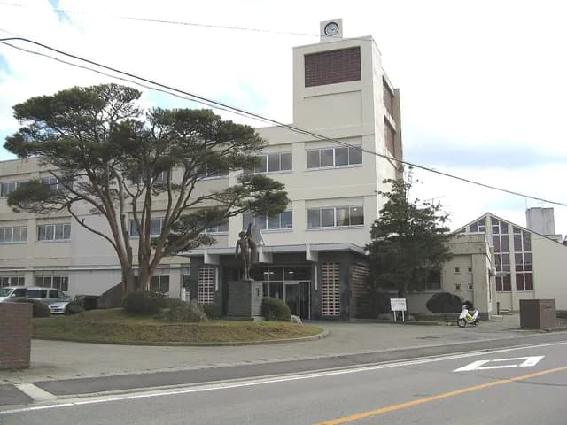 佐渡総合高校の外観