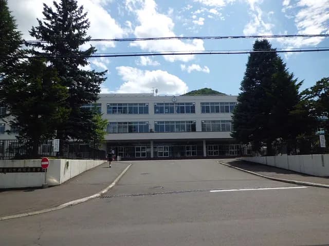 札幌西陵高校の外観