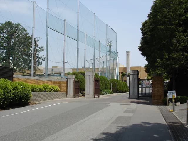 下関商業高校の外観