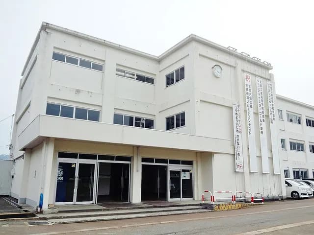 塩沢商工高校の外観