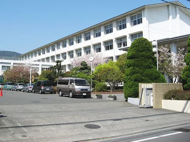 静岡商業高校の外観