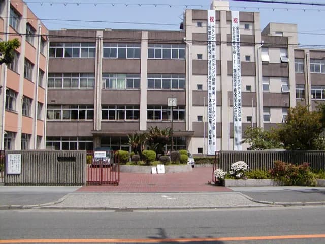 住吉商業高校の外観